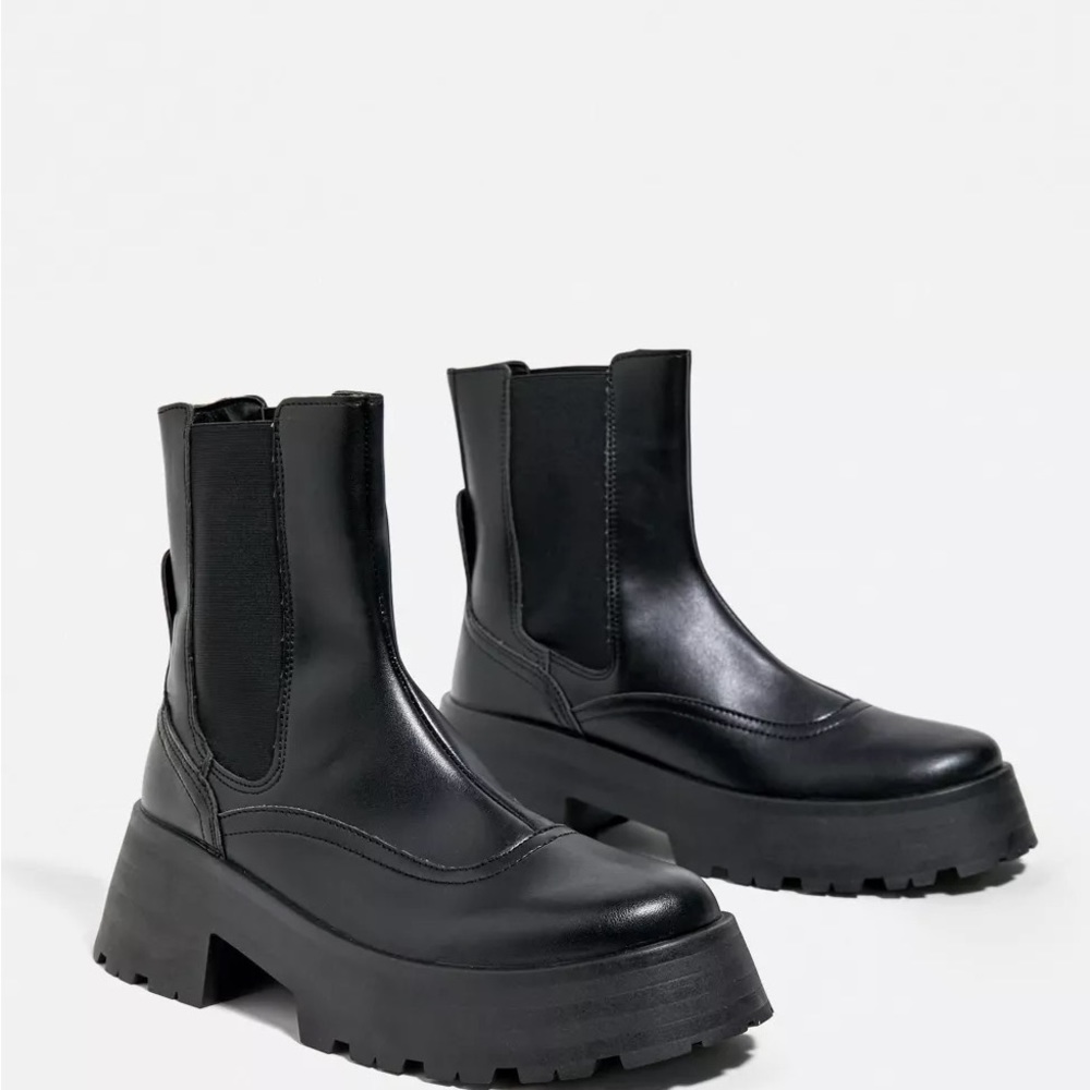 Urban Outfitter Chelsea  Combat Boots  sz 9